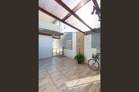 Casa à venda com 300m², 6 quartos e 5 vagas Casa à venda com 300m², 6 quartos e 5 vagasÁrea Externa