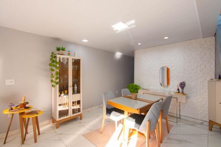 Casa à venda com 300m², 6 quartos e 5 vagas Casa à venda com 300m², 6 quartos e 5 vagasSala de Jantar