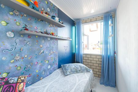 Casa à venda com 300m², 6 quartos e 5 vagas Casa à venda com 300m², 6 quartos e 5 vagasQuarto 5