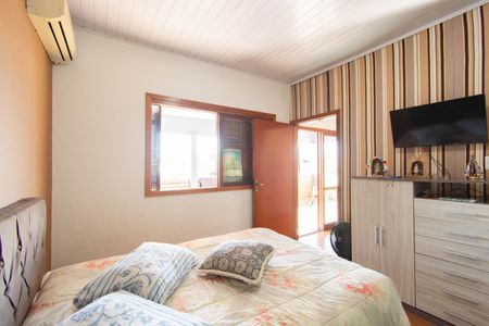 Casa à venda com 300m², 6 quartos e 5 vagas Casa à venda com 300m², 6 quartos e 5 vagasQuarto 3