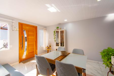 Casa à venda com 300m², 6 quartos e 5 vagas Casa à venda com 300m², 6 quartos e 5 vagasSala de Jantar