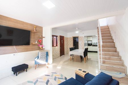 Casa à venda com 300m², 6 quartos e 5 vagas Casa à venda com 300m², 6 quartos e 5 vagasSala