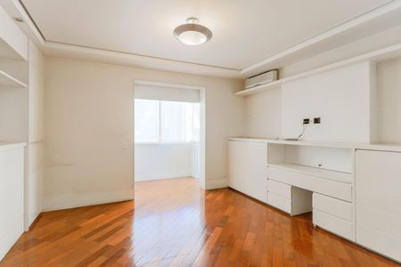 Apartamento à venda com 311m², 3 quartos e 4 vagasSuíte 1