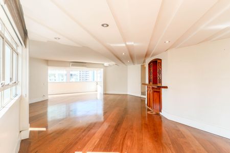 Apartamento à venda com 311m², 3 quartos e 4 vagasSala