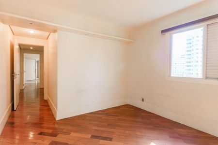 Apartamento à venda com 311m², 3 quartos e 4 vagasSuíte 2