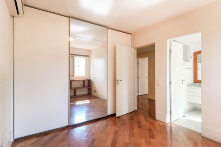 Apartamento à venda com 311m², 3 quartos e 4 vagasSuíte 3
