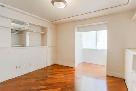Apartamento à venda com 311m², 3 quartos e 4 vagasSuíte 1