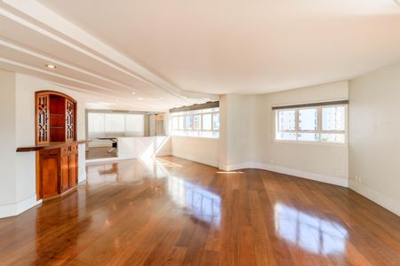 Apartamento à venda com 311m², 3 quartos e 4 vagasSala