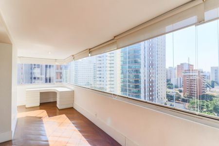 Apartamento à venda com 311m², 3 quartos e 4 vagasVaranda