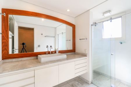 Apartamento à venda com 311m², 3 quartos e 4 vagasBanheiro da Suíte 3