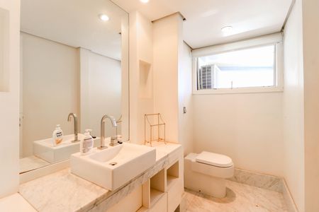 Apartamento à venda com 311m², 3 quartos e 4 vagasLavabo