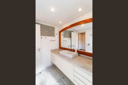 Apartamento à venda com 311m², 3 quartos e 4 vagasBanheiro da Suíte 3