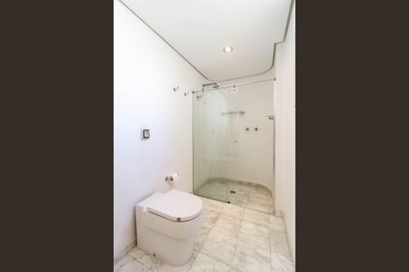 Apartamento à venda com 311m², 3 quartos e 4 vagasBanheiro da Suíte 2