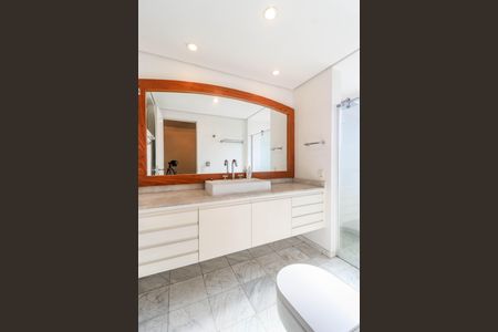 Apartamento à venda com 311m², 3 quartos e 4 vagasBanheiro da Suíte 3