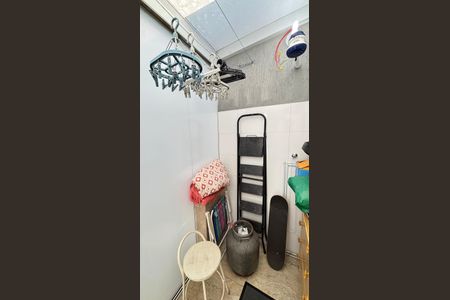 Casa à venda com 181m², 3 quartos e 4 vagas Casa à venda com 181m², 3 quartos e 4 vagasÁrea de Serviço