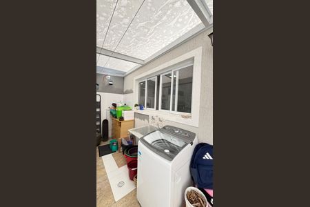 Casa à venda com 181m², 3 quartos e 4 vagas Casa à venda com 181m², 3 quartos e 4 vagasÁrea de Serviço