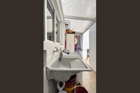 Casa à venda com 181m², 3 quartos e 4 vagas Casa à venda com 181m², 3 quartos e 4 vagasÁrea de Serviço