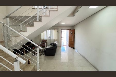 Casa à venda com 181m², 3 quartos e 4 vagas Casa à venda com 181m², 3 quartos e 4 vagasSala