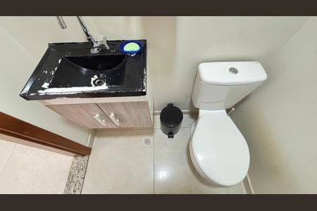 Casa à venda com 181m², 3 quartos e 4 vagas Casa à venda com 181m², 3 quartos e 4 vagasLavabo