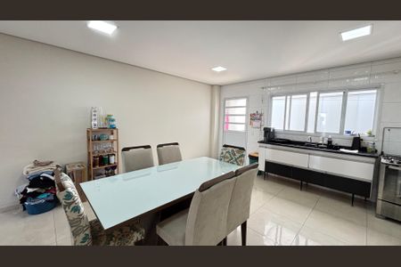 Casa à venda com 181m², 3 quartos e 4 vagas Casa à venda com 181m², 3 quartos e 4 vagasCozinha