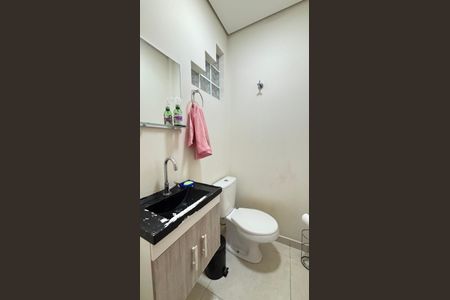 Casa à venda com 181m², 3 quartos e 4 vagas Casa à venda com 181m², 3 quartos e 4 vagasLavabo