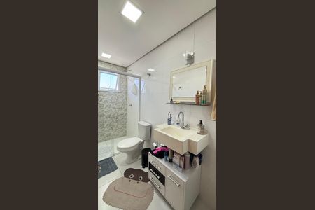 Casa à venda com 181m², 3 quartos e 4 vagas Casa à venda com 181m², 3 quartos e 4 vagasBanheiro da Suíte