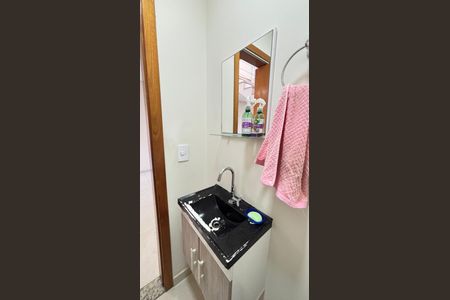 Casa à venda com 181m², 3 quartos e 4 vagas Casa à venda com 181m², 3 quartos e 4 vagasLavabo