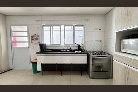 Casa à venda com 181m², 3 quartos e 4 vagas Casa à venda com 181m², 3 quartos e 4 vagasCozinha