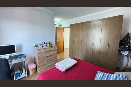 Casa à venda com 181m², 3 quartos e 4 vagas Casa à venda com 181m², 3 quartos e 4 vagasSuíte