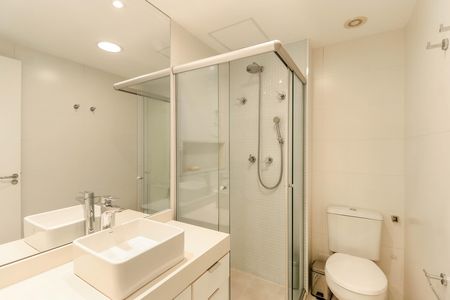 Apartamento para alugar com 60m², 2 quartos e 2 vagasBanheiro da Suíte