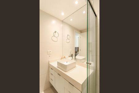 Apartamento para alugar com 60m², 2 quartos e 2 vagasBanheiro da Suíte