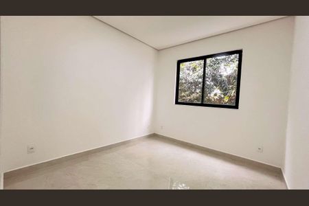 Casa à venda com 215m², 3 quartos e 2 vagas