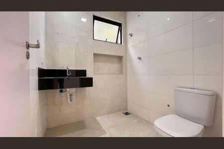 Casa à venda com 215m², 3 quartos e 2 vagas