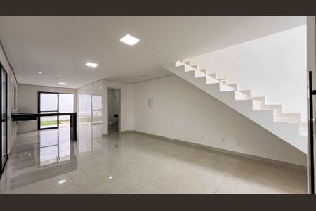 Casa à venda com 215m², 3 quartos e 2 vagas