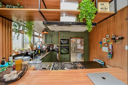 Apartamento à venda com 190m², 3 quartos e 2 vagas Apartamento à venda com 190m², 3 quartos e 2 vagasCozinha