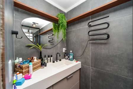 Apartamento à venda com 190m², 3 quartos e 2 vagas Apartamento à venda com 190m², 3 quartos e 2 vagasBanheiro da Suíte