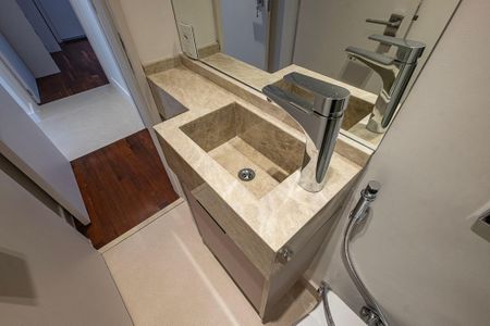 Apartamento à venda com 70m², 2 quartos e 1 vagaSuíte 1 - Banheiro