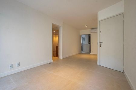 Apartamento à venda com 70m², 2 quartos e 1 vagaSala