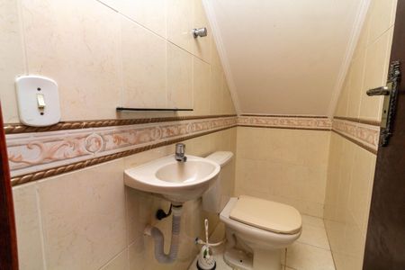 Casa de condomínio para alugar com 160m², 3 quartos e 2 vagasLavabo