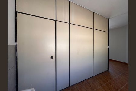 Apartamento para alugar com 55m², 2 quartos e sem vaga Apartamento para alugar com 55m², 2 quartos e sem vagaCozinha e Área de Serviço