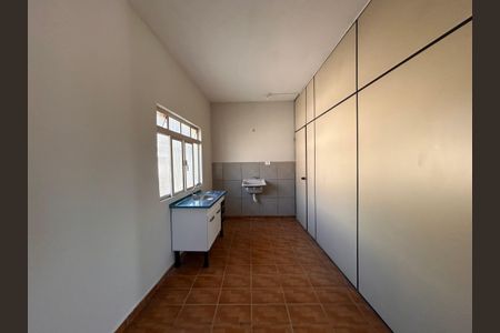 Apartamento para alugar com 55m², 2 quartos e sem vaga Apartamento para alugar com 55m², 2 quartos e sem vagaCozinha e Área de Serviço