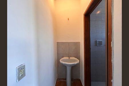 Apartamento para alugar com 55m², 2 quartos e sem vaga Apartamento para alugar com 55m², 2 quartos e sem vagaBanheiro