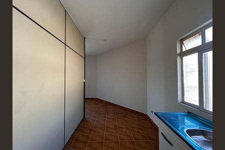Apartamento para alugar com 55m², 2 quartos e sem vaga Apartamento para alugar com 55m², 2 quartos e sem vagaCozinha e Área de Serviço
