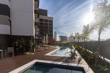 Studio para alugar com 31m², 1 quarto e sem vaga Studio para alugar com 31m², 1 quarto e sem vagaÁrea comum - Piscina