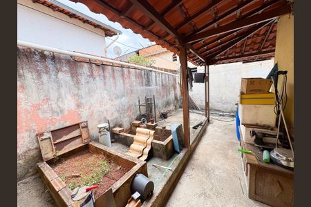 Casa à venda com 350m², 2 quartos e 2 vagasÁrea Externa