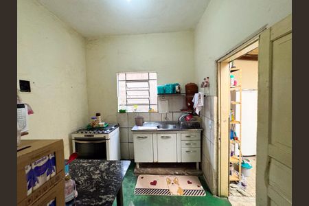 Casa à venda com 350m², 2 quartos e 2 vagasBanheiro Social