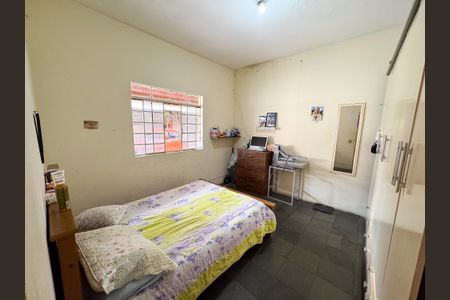 Casa à venda com 350m², 2 quartos e 2 vagasQuarto 