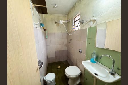 Casa à venda com 350m², 2 quartos e 2 vagasBanheiro Social