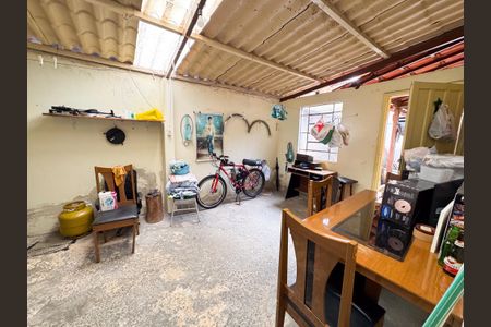 Casa à venda com 350m², 2 quartos e 2 vagasÁrea de Serviço