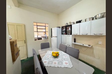 Casa à venda com 350m², 2 quartos e 2 vagasCozinha